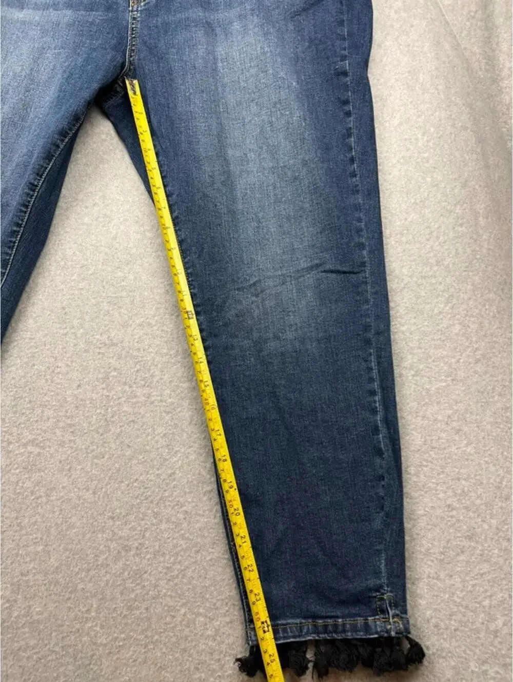 Judy Blue Cropped Fit Frayed Hem Jeans High Rise Stretch Womens Plus Size 3XL